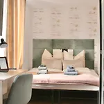 Hotel The Manhattan A Boutique By American Ease *