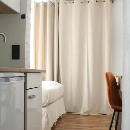 The Manhattan A Boutique By American Ease