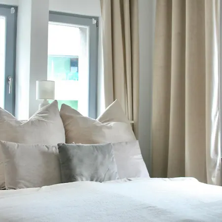 The Manhattan A Boutique By American Ease *