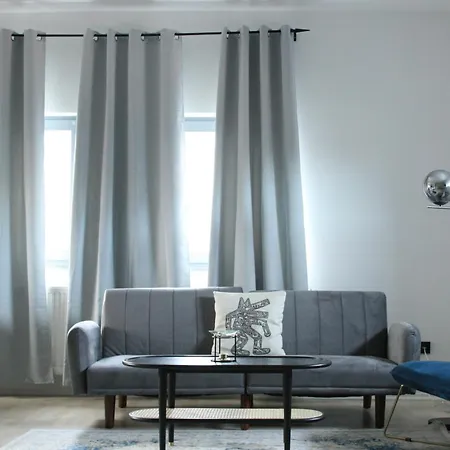 The Manhattan A Boutique By American Ease