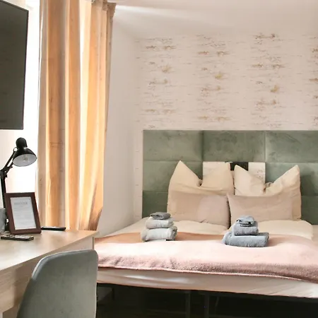 The Manhattan A Boutique By American Ease
