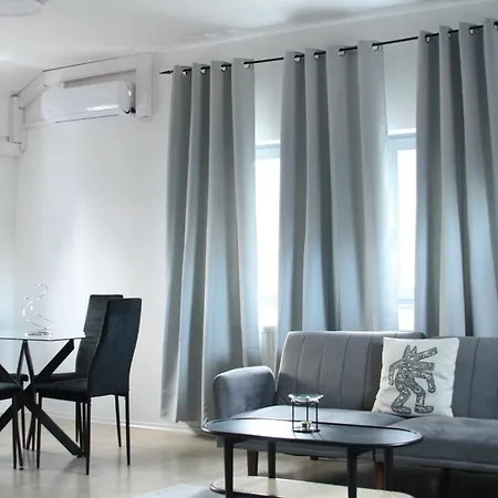 The Manhattan A Boutique By American Ease