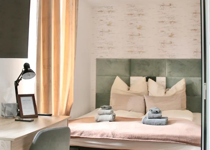 The Manhattan A Boutique By American Ease