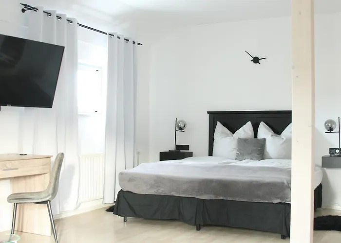 The Manhattan A Boutique By American Ease *