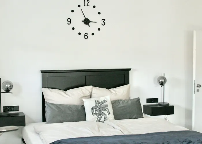 The Manhattan A Boutique By American Ease *