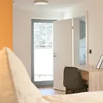 The Manhattan A Boutique By American Ease