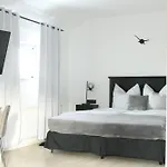 The Manhattan A Boutique By American Ease *