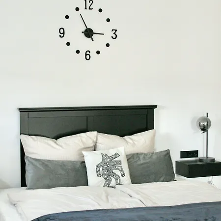 The Manhattan A Boutique By American Ease *