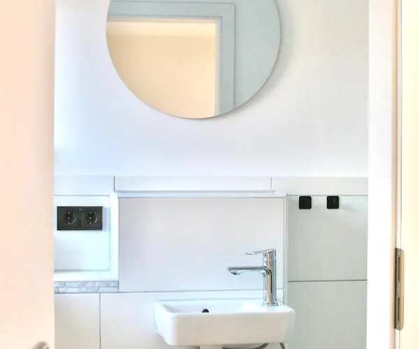 The Manhattan A Boutique By American Ease *